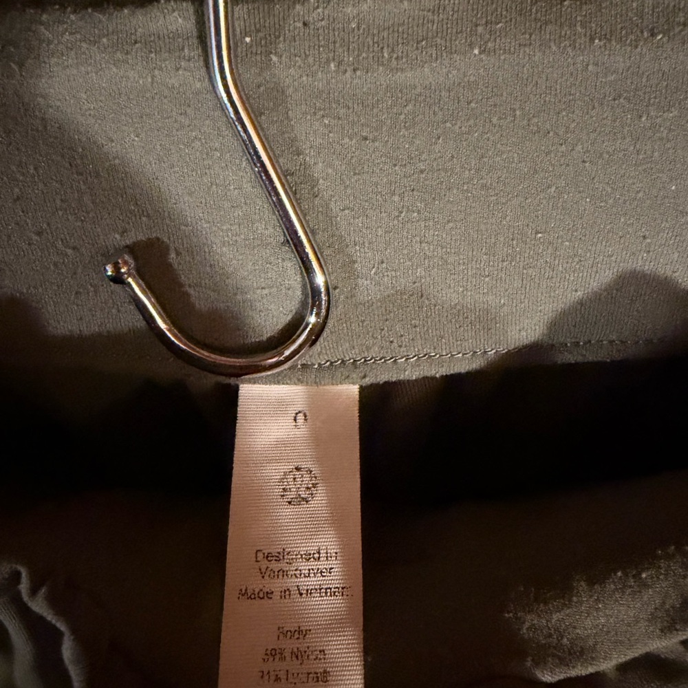 Lululemon Joggers - Picture 5 of 8